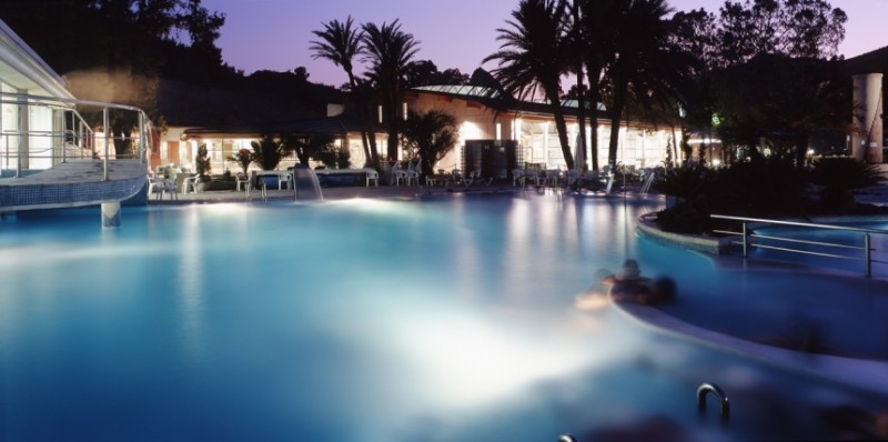 Thermal baths, spa circuit, swimming pools and beauty treatment at the Balneario de Archena