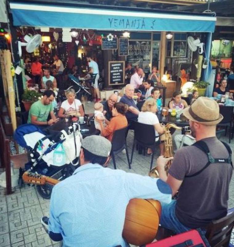 Café bar Yemanjá: A Bohemian hotspot for brunch, lunch and dinner in Cabo de Palos