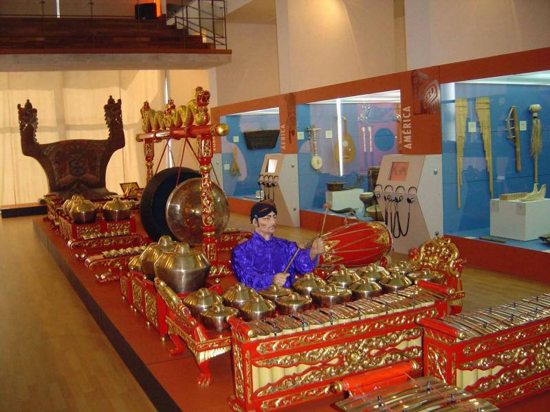 Museum of ethnic instruments and the Carlos Blanco Fadol collection in the Caravaca village of Barranda