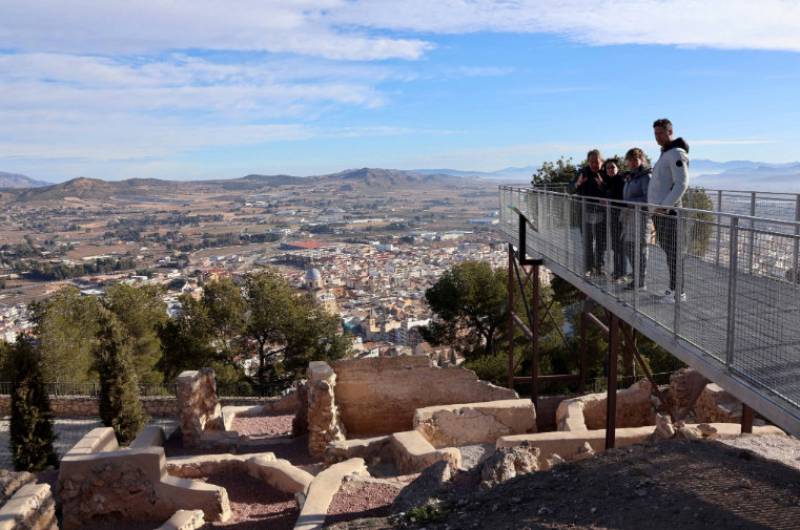 Access and viewing improved at the remains of Yecla castle