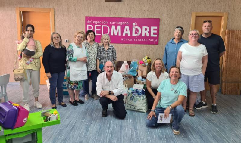 HELP Murcia Mar Menor delivers essential supplies to mothers and children in need